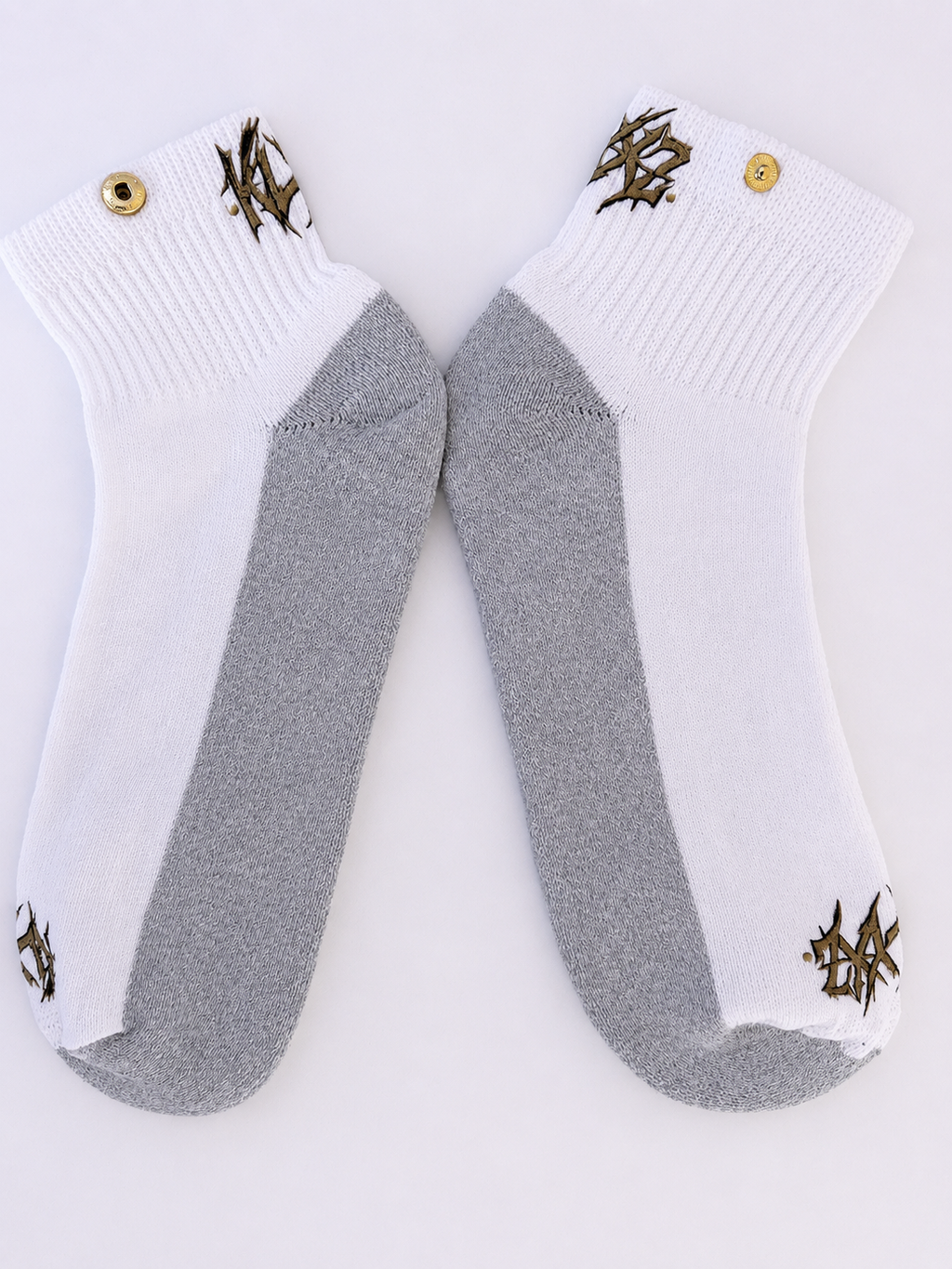 Stain Resistant White Klyxz 1 pair (SM 3-7)
