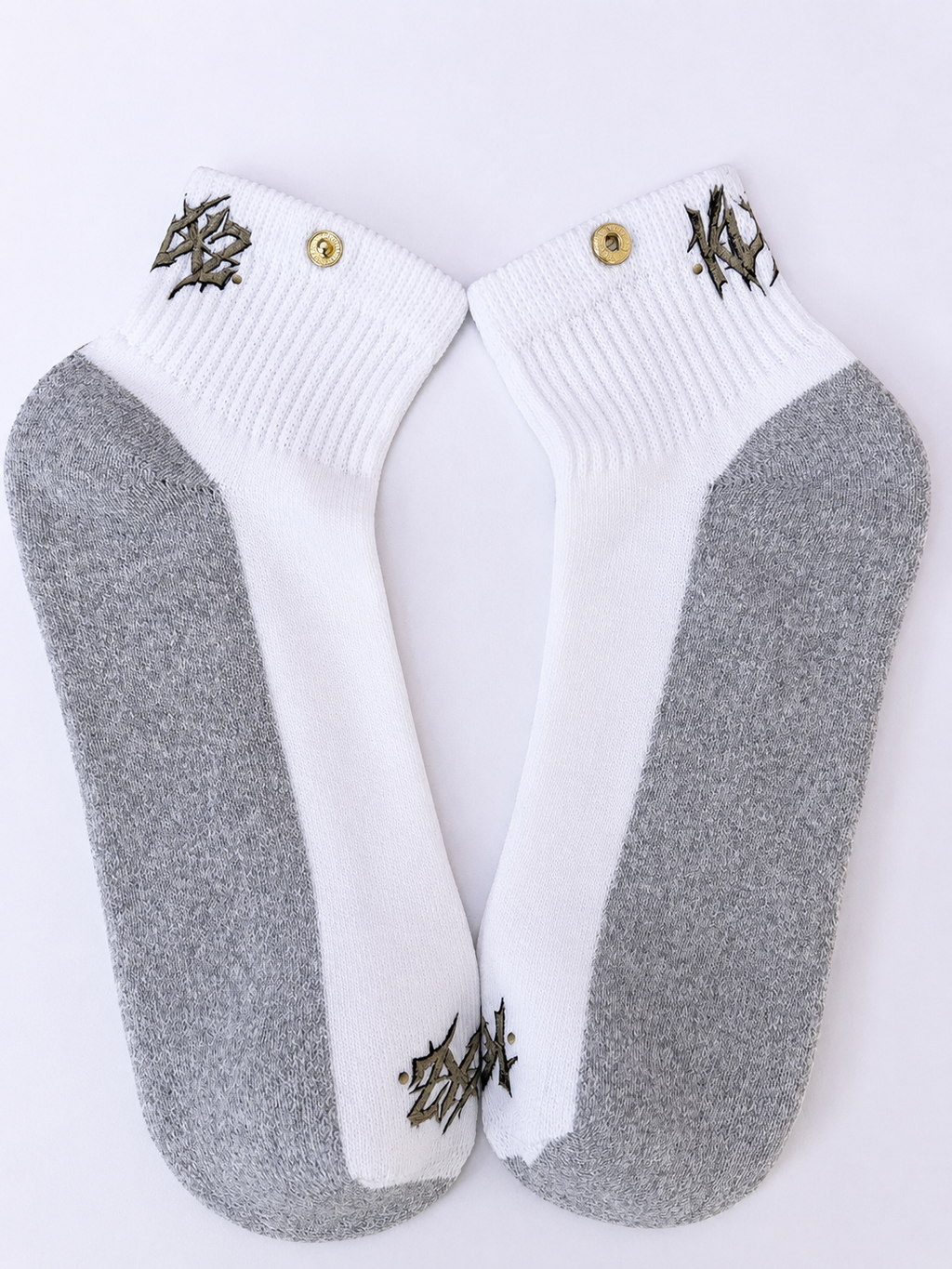 Stain Resistant White Klyxz 1 pair (SM 3-7)