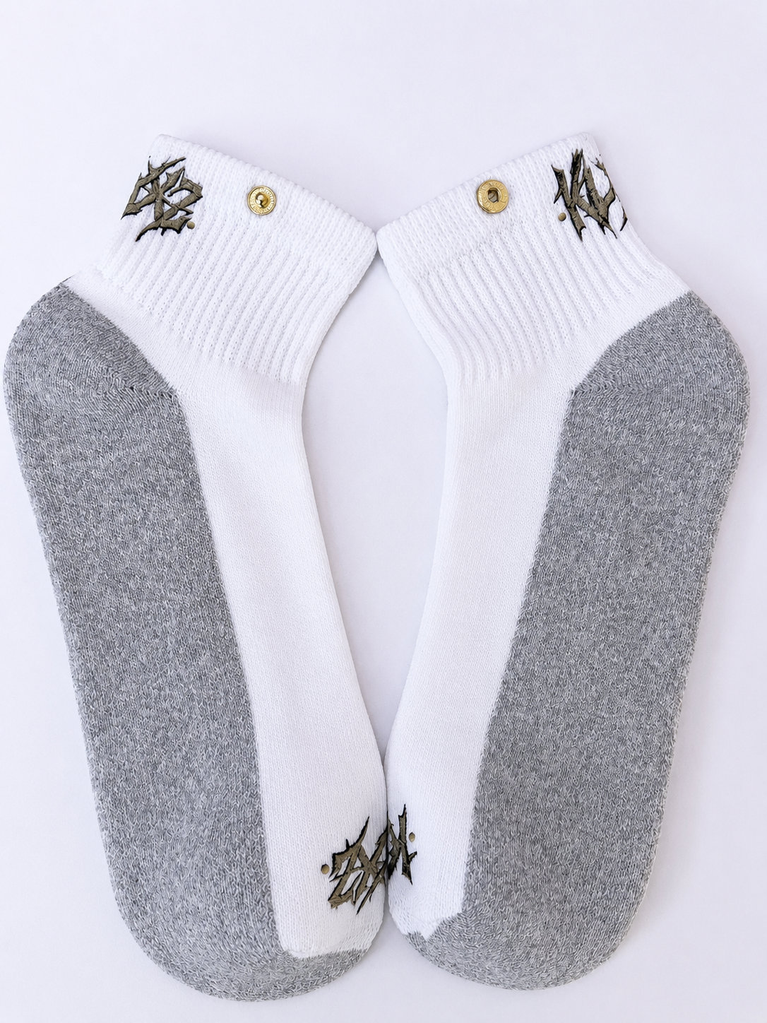 Stain Resistant White Klyxz 1 pair (SM 3-7)